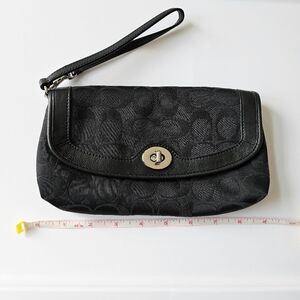 Coach, clutch, black